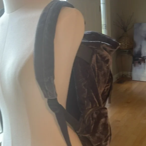 Clements Ribbiro Portobello velvet backpack is gray - Picture 5 of 7